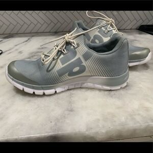 Reebok Womens Z Pump Fusion Running Shoes Sneakers Grey & White M47894 Size 6